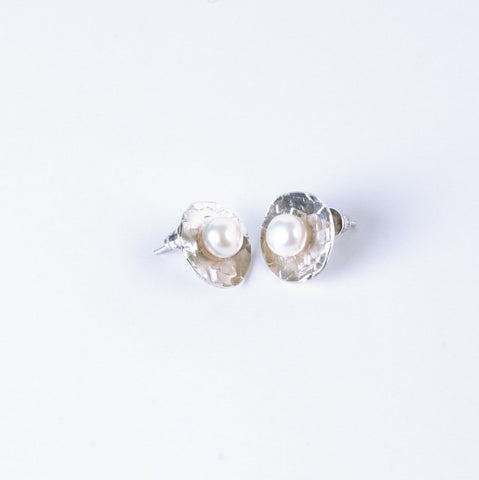 SURREAL PEARL EARRING SILVER